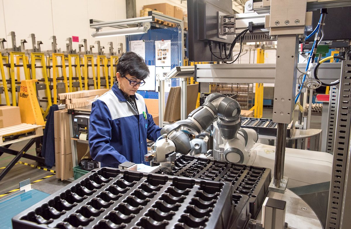 ABB_Japan's tweet photo. ABBの協働型双腕ロボットYuMiはイタリアAnodica社で生産性を20%向上させ、同社が誇る半世紀の伝統を守っています。
https://t.co/coMHWWJ5wp
#産業用ロボット #協働ロボット #5YearsofYuMi https://t.co/jseUjYlOPT