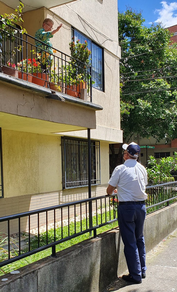 GermanBlancoA's tweet photo. (1) MEDELLÍN.

Antes de partir esta tarde para BOGOTÁ via terrestre a cumplir cita con la Democracia ante la Instalación de Sesiones y Elección de Mesas Directivas del Congreso. 

Cumpliendo los protocolos,
La infaltable y sagrada bendición de mi Madre 🙏 !!

Domg 19 Jul. https://t.co/b3F3R2OIwV