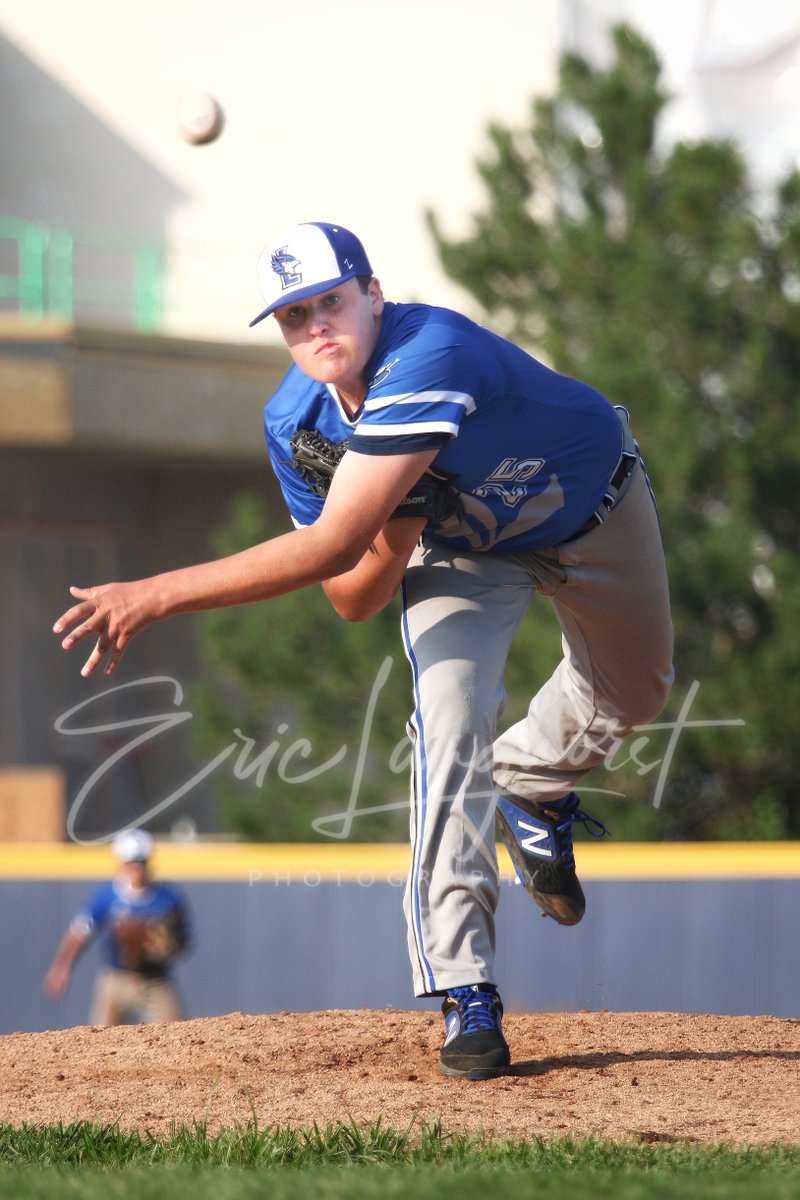 LanghorstPicts's tweet photo. Sundell on the mound during the @Jays_Baseball summer scrimmage this week @LHSBlueJays @LhsDiamond @Blue_Jay_Nation https://t.co/ZWkE7SjH4U