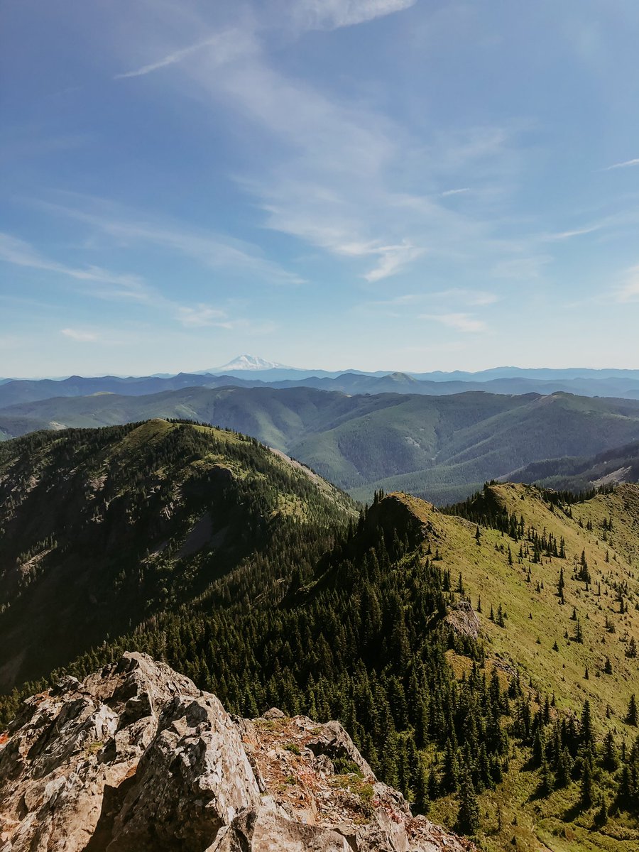 AshleyBush22's tweet photo. The hike was rough but man, the view was worth it 🏔☀️ https://t.co/oUW551UHVi