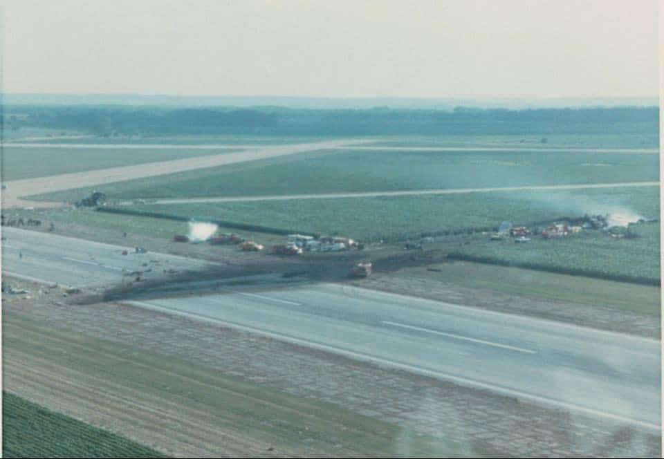 SIOUX_CITY_FIRE's tweet photo. 31 years ago the day started like most for SCFR. Things would soon change as a series of unpredictable events that put Sioux City forever in the history books. Today we honor the crew, passengers, and first responders who endured the tragic events of #Flight232 #SCFReady https://t.co/Hc1zZ8QBnM