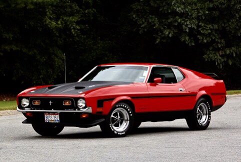 #MustangMonday | The handsome red hot 1971 Boss 351...💯😍
#Ford | #Mustang | #SVT_Cobra