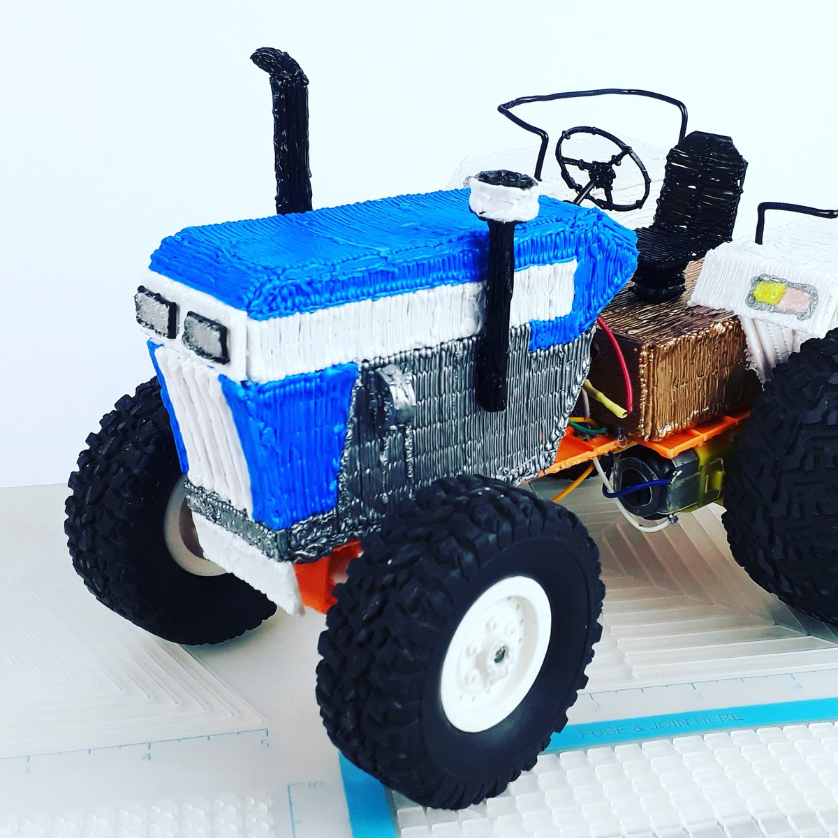 style_rk's tweet photo. I made RC Tractor 🚜 the time is farming🏜 made with
👉👉👉 @the3dmate
See tutorial, Link in bio
https://t.co/RrB0CtxS9Q
#3dpenart #3dmate #3dpenlovers #madewith3dmate #rctractor #rctruck #howto #diy #3dpenvideo #rctoys #amazing #3dpencreation #hotcars #car #tractor https://t.co/LDgew7ZlYK