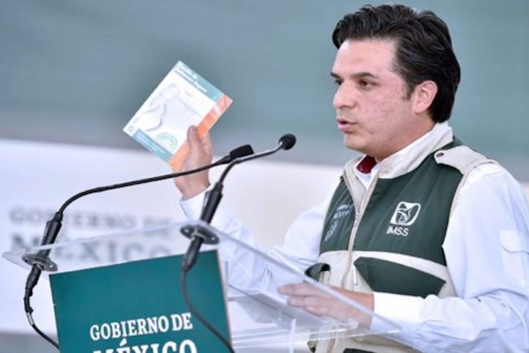 TabascoHOY's tweet photo. #ÚltimoMinuto⚡️
Zoé Robledo Aburto, director general del IMSS, sufrió accidente carretero en Chiapas; él y sus acompañantes tienen varias fracturas y están en revisión, informó en comunicado la institución. https://t.co/uMwrH9jcoo