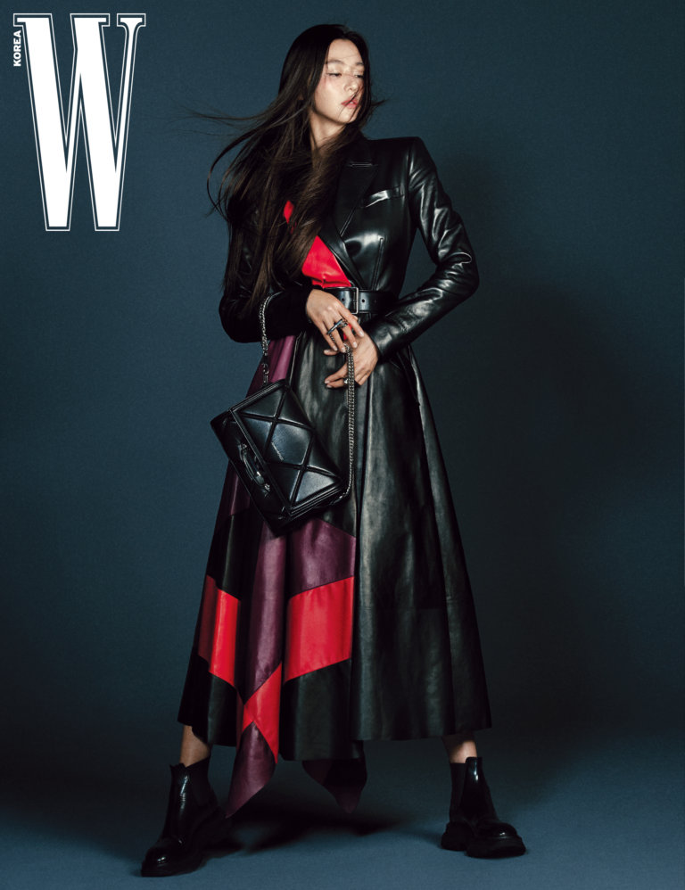 bojone_oppa's tweet photo. Jun Jihyun gawe majalah W (2) https://t.co/Fl0C0XzhON