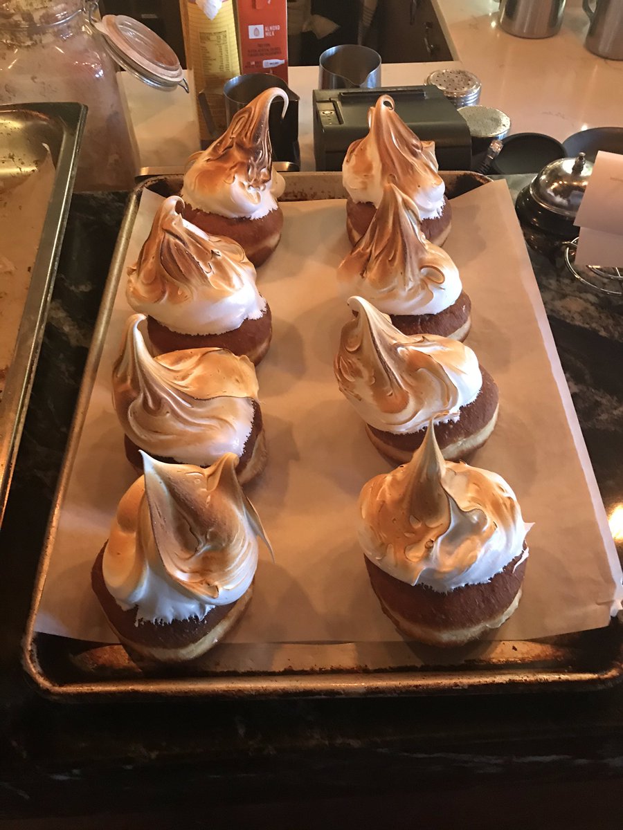 kirovkate's tweet photo. So those marshmallows might have been a gateway drug.
#perthbrunch #perthbreakfast #pertheats #guildford #padburys #perthcafes #perthfoodies #doughnuts https://t.co/ORfq4rmSkK