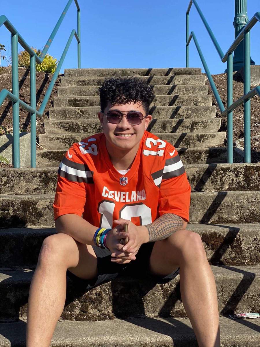 JennLeeTV's tweet photo. TONIGHT ON #Q13FOX: The Timberline HS Community is grieving the loss of Maximus Aunese, 18, who was set to attend ASU in the fall. Friends say he was a huge fan of @obj #Lacey #ThurstonCounty #wastate https://t.co/xztq2hlD4v