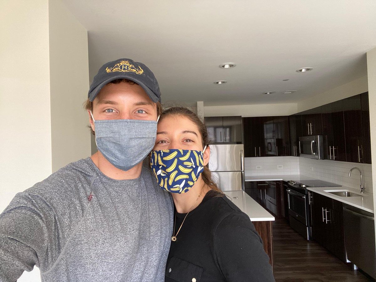 crismartcard's tweet photo. Ale y Alex se acaban de mudar a su primer depa juntos 😍❤️ #missingmysis https://t.co/cmvejGS0Zw