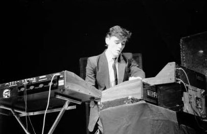 NYcheesy's tweet photo. Happy Birthday 🎈🎹#MickMacNeil 6️⃣2️⃣
#SimpleMinds
‘Life in a Day’
https://t.co/zCHIiZaw2d via @YouTube https://t.co/ykehXF3mw5