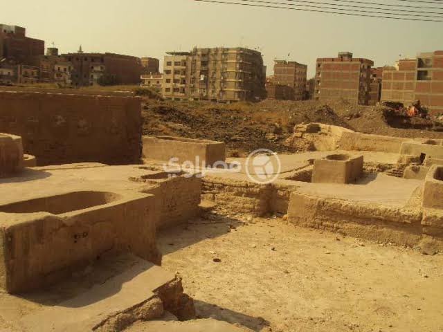 تل أتريب

المكان الذي اكتشف خبراء الاثار بقايا معبد الإلهة"إيزيس"
أتريب هي جزء صغير داخل مدينة بنها...