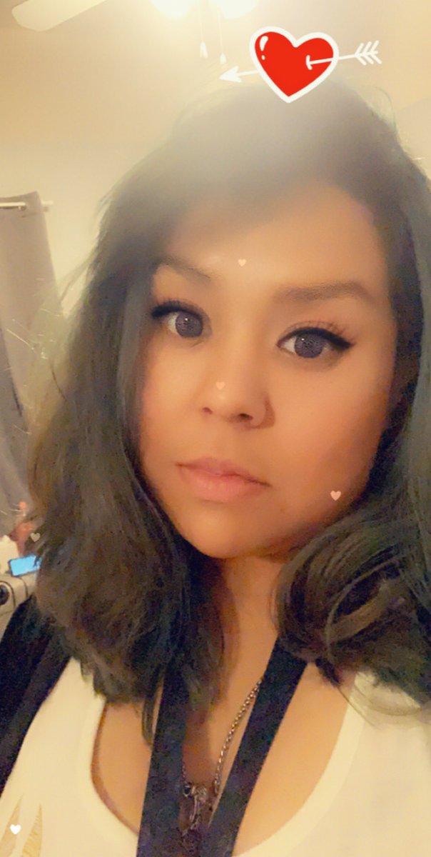 FoxMellow722's tweet photo. When you dress nice and put on makeup for a short hangout just to feel pretty. #quarantine #gotmedown #latenight #cantsleep #figuredillpost #selfie #neverpost https://t.co/yXessz7U3L