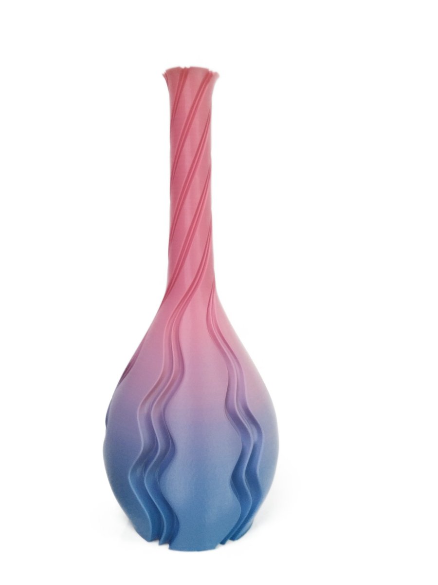 ISanmate's tweet photo. iSANMATE rainbow filament, the color transitions are gradual, If you want to more color at the model, try choose a big size model and more filling. https://t.co/ws1OXZRqgF