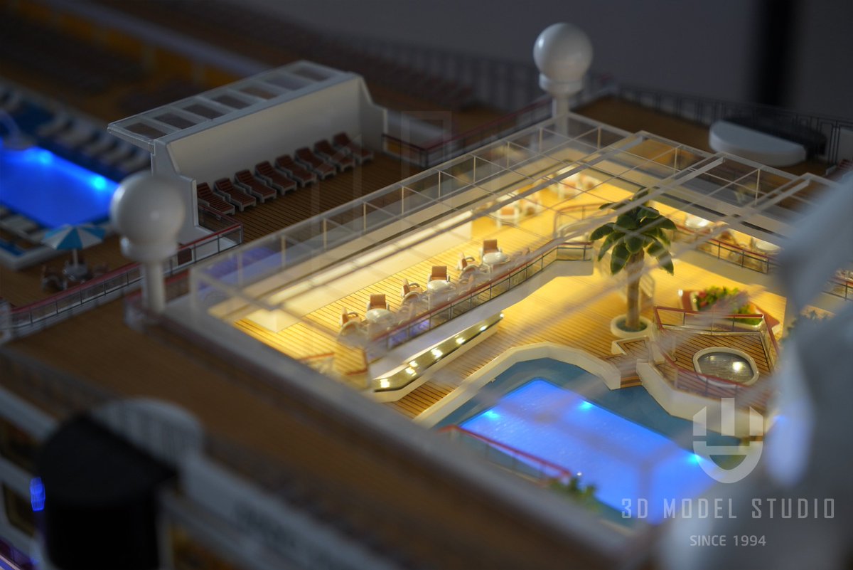 Surrounded with palm and green-deco, add with some little bit of sunshine, in-door heat swimming pool is another Amazing place to go on board.

Top roof Sky garden showing on #MSC #Virtuosa 
Model scale 1:150 - made by <a href="/3DModelCenter/">3D MODEL CENTER</a>