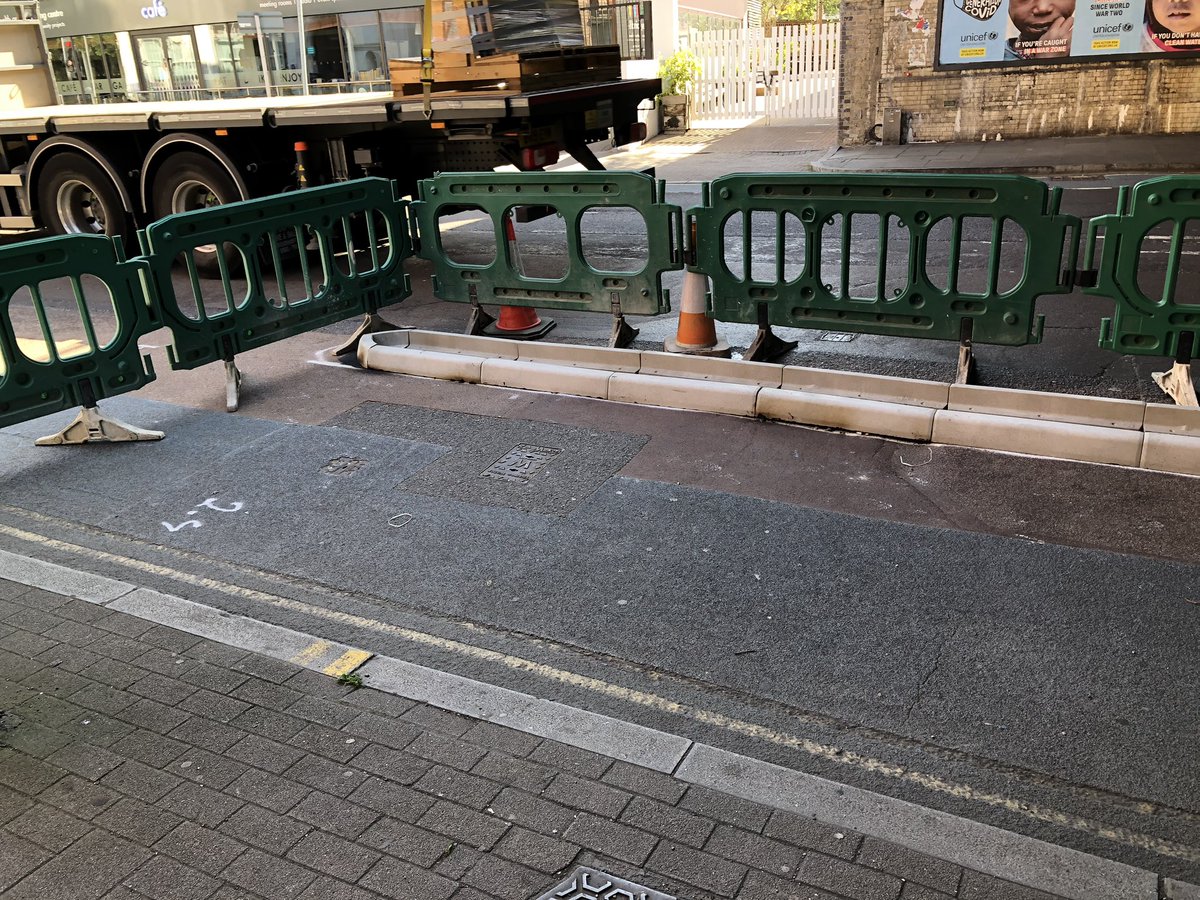 This is nowhere near finished, so don’t come down to ride it – but workers are installing proper segregation on CS7 near Southwark Bridge - there are some sections of wands but these are full cast concrete kerbs