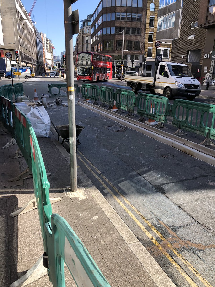 This is nowhere near finished, so don’t come down to ride it – but workers are installing proper segregation on CS7 near Southwark Bridge - there are some sections of wands but these are full cast concrete kerbs