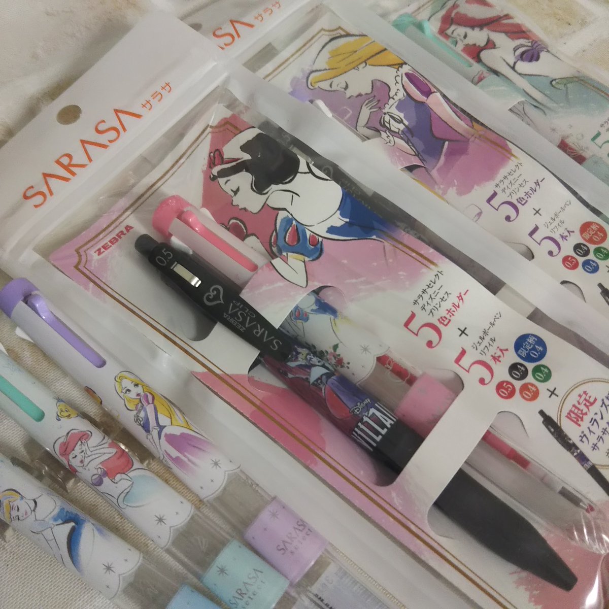 ট ইট র 文具マイスターパピア ゼブラさん Suraripen のサラサクリップに限定のディズニープリンセス柄が登場しました ディズニー プリンセス７人のイラストがプリントされており シンプルで落ち着いたデザインのボールペンです 文具沼 勉強垢 サラサ