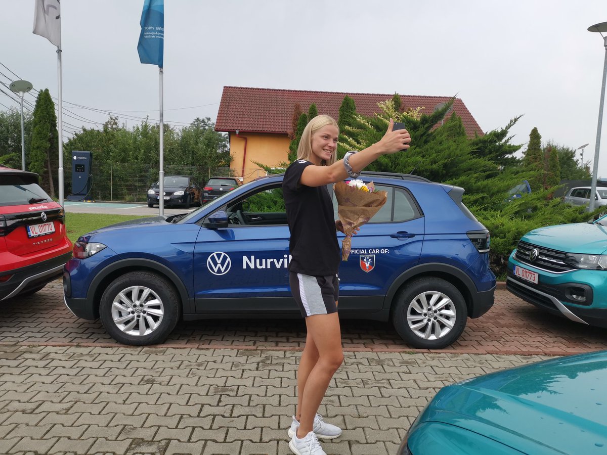 NurvilVW's tweet photo. #Nurvil #Volkswagen sponsor oficial al SCM Râmnicu Vâlcea - Handbal feminin 🏆. Mașini noi pentru campioane ❤️!!
Mult succes în continuare! Să conduceți cu plăcere spre victorie! Este o poveste frumoasă despre a-ți urma visul și pasiunile. #NurvilVW #sponsoroficial #SCMRmValcea https://t.co/vlVwbpXF2s