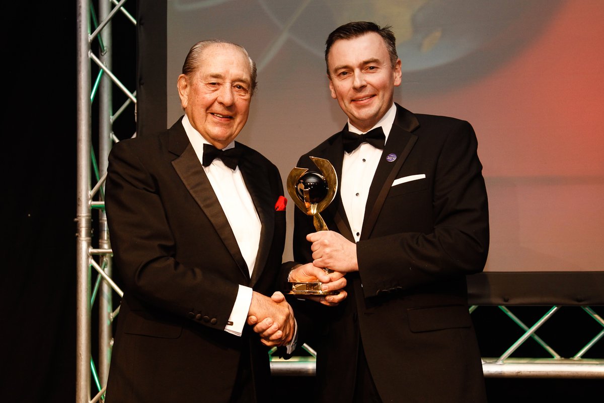 🎂 Happy 87th Birthday to the 1951 English Amateur Snooker Championship winner Rex Williams!

🏴󠁧󠁢󠁥󠁮󠁧󠁿#EnglishSnooker