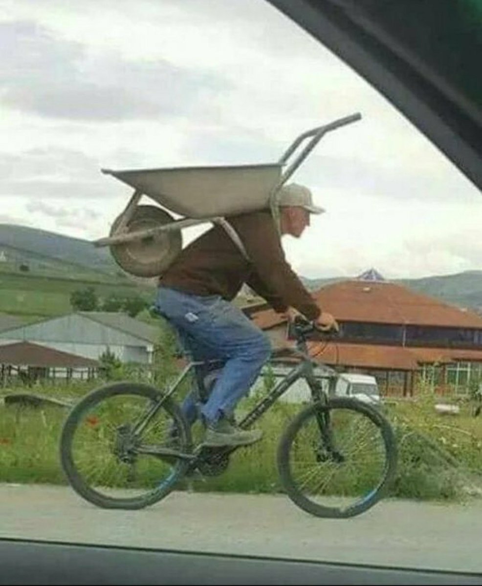 mmelihguney's tweet photo. Bisikletim için edinmeyi düşündüğüm aksesuarlar:
1- Portbagaj
2- Bisiklev
#kepez #kepezcanakkale #canakkale
#bisiklet #kepezdebisiklet #bicycle https://t.co/1ztjDr5ZEw