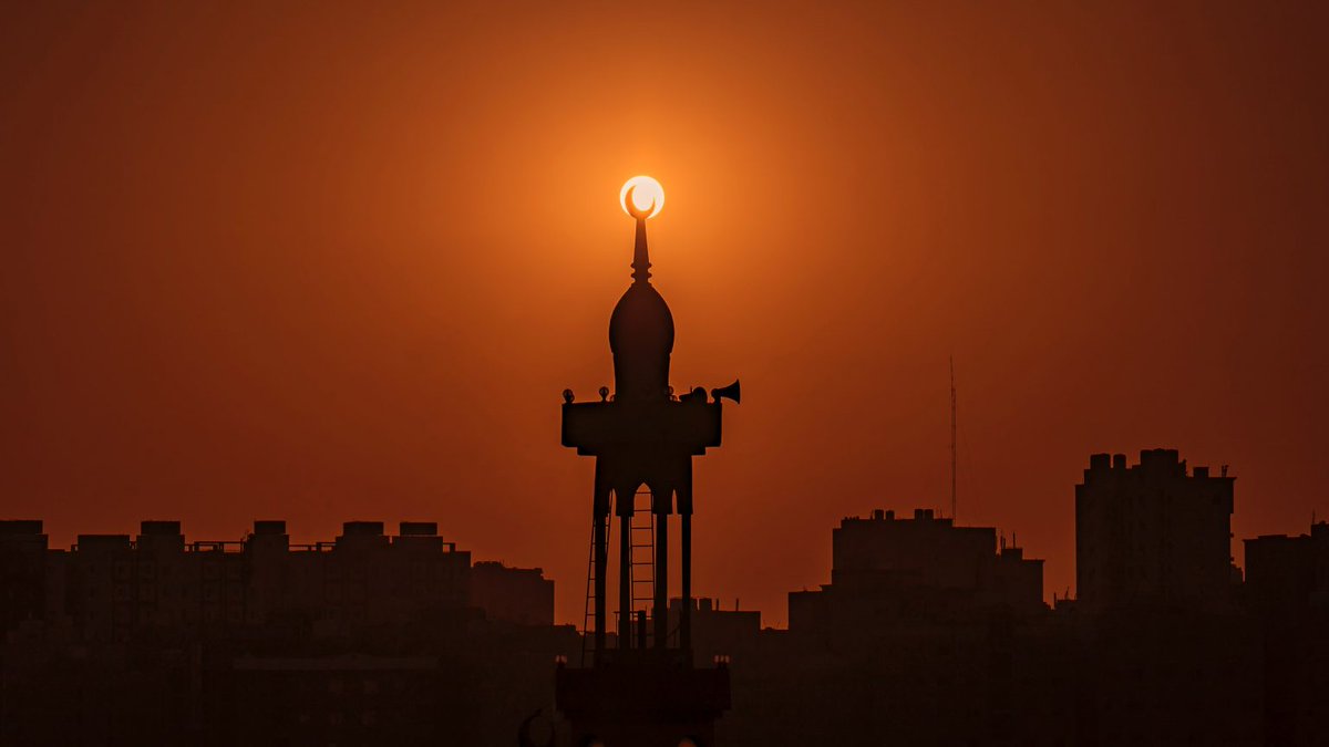 The Kuwaiti Expat Law tries to inverse the current demographic ratio of the country, where migrant workers form the majority currently, says <a href="/change_thinker/">Manishankar I مانيشانكار</a> in his latest for #TheTilakChronicle

bit.ly/3eJB769

#kuwait #india #expats #expat #MiddleEast #GulfNation