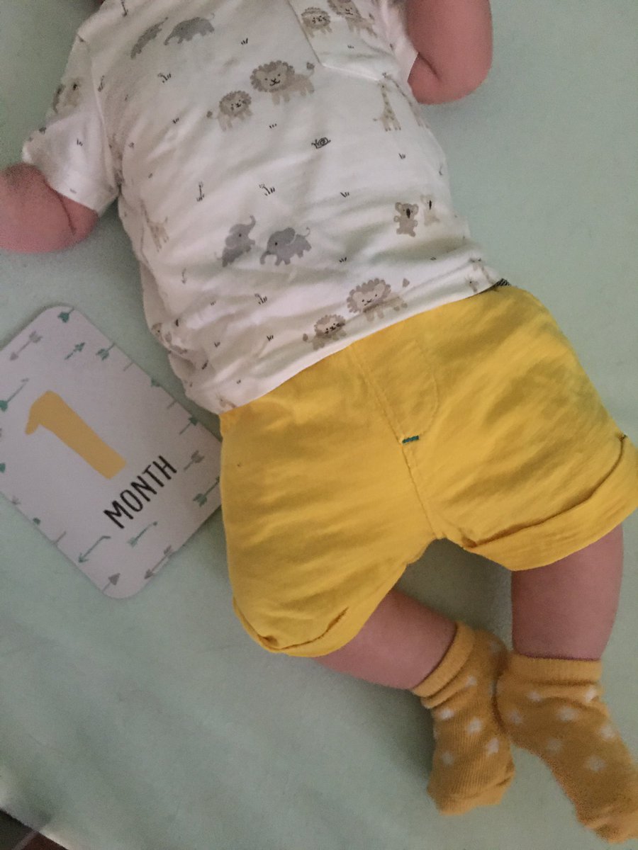 annelaure02's tweet photo. Déjà un mois pour mon bébé . #mumlife #Martin #unmois https://t.co/hnRAxwQopF