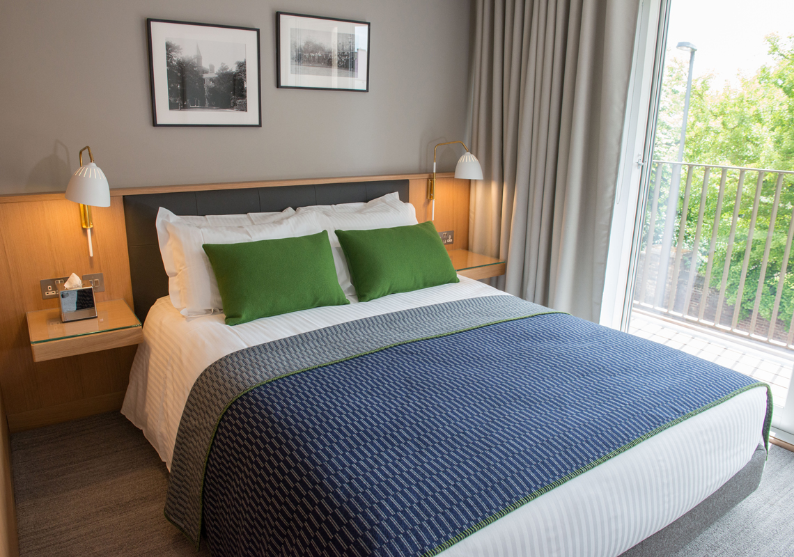 MeetCambridge's tweet photo. We are thrilled to hear that @Jesus_Conf West Court accommodation is open again for B&amp;B! Jesus College has been awarded with the #GoodToGo accreditation from @VisitEngland meaning they are following government guidelines and are ready to welcome you 👍 #WelCamBack https://t.co/iJth6uiIGk