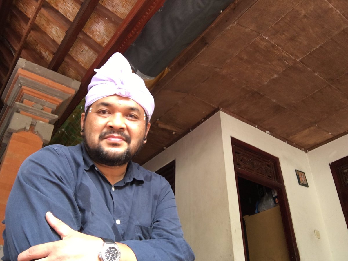 WhyGe's tweet photo. Celebrating Tumpek Landep @balihindu3 https://t.co/4WwtFqHhCu