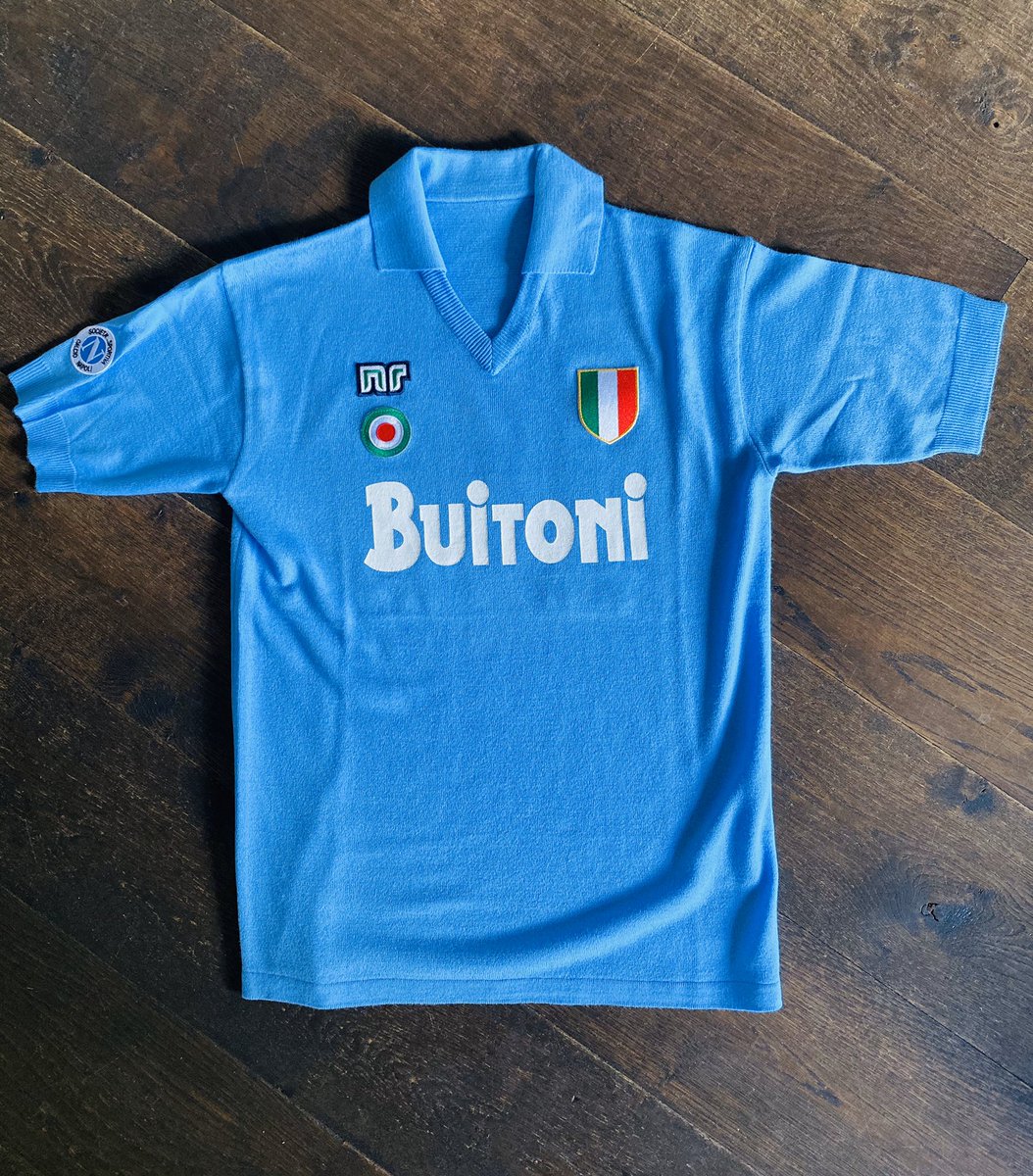 bjornschipper's tweet photo. A classy delivery from @classicsoccerjs 🔥 https://t.co/XwAUh5nTUZ