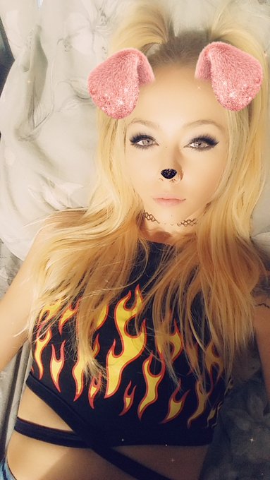 Kathy Rue (18+)👅💦 - 1 pic. Goodmorniing❤🦋 https://t.co/8F3L5F3oQC