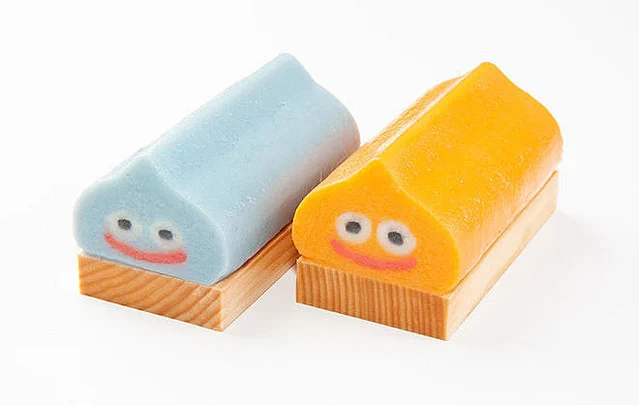 神奈川の老舗メーカー「鈴廣かまぼこ」と共同開発した「スライムかまぼこ」。DQウォークおみやげプロジェクト。