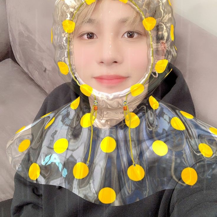YTEEZOfficial's tweet photo. [ #Jean ]

Selamat siang MANEEZ!

Dengan rambut baru hehehe 👀♡ https://t.co/ZSawb2KOxL
