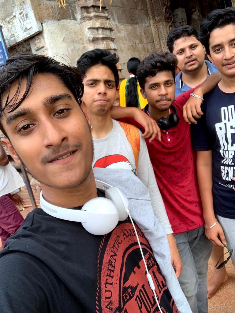 Jayanth45501736's tweet photo. #oneyearagotoday  #memories 🤙 https://t.co/dJhkFq8aVW