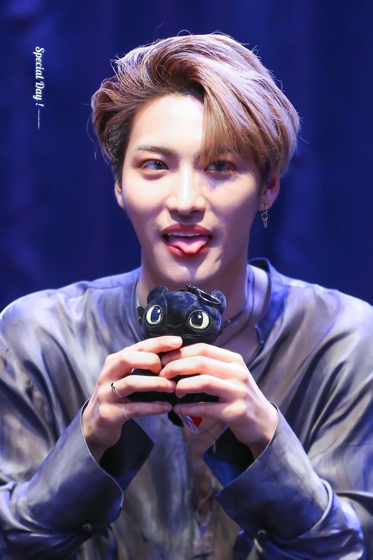 itshibergom's tweet photo. Seonghwa 💃
▪︎ Jogador de minecraft e free fire
▪︎ Namora o San
▪︎ Ama filmes de terror
▪︎ #memeiro https://t.co/5VgqPppixm