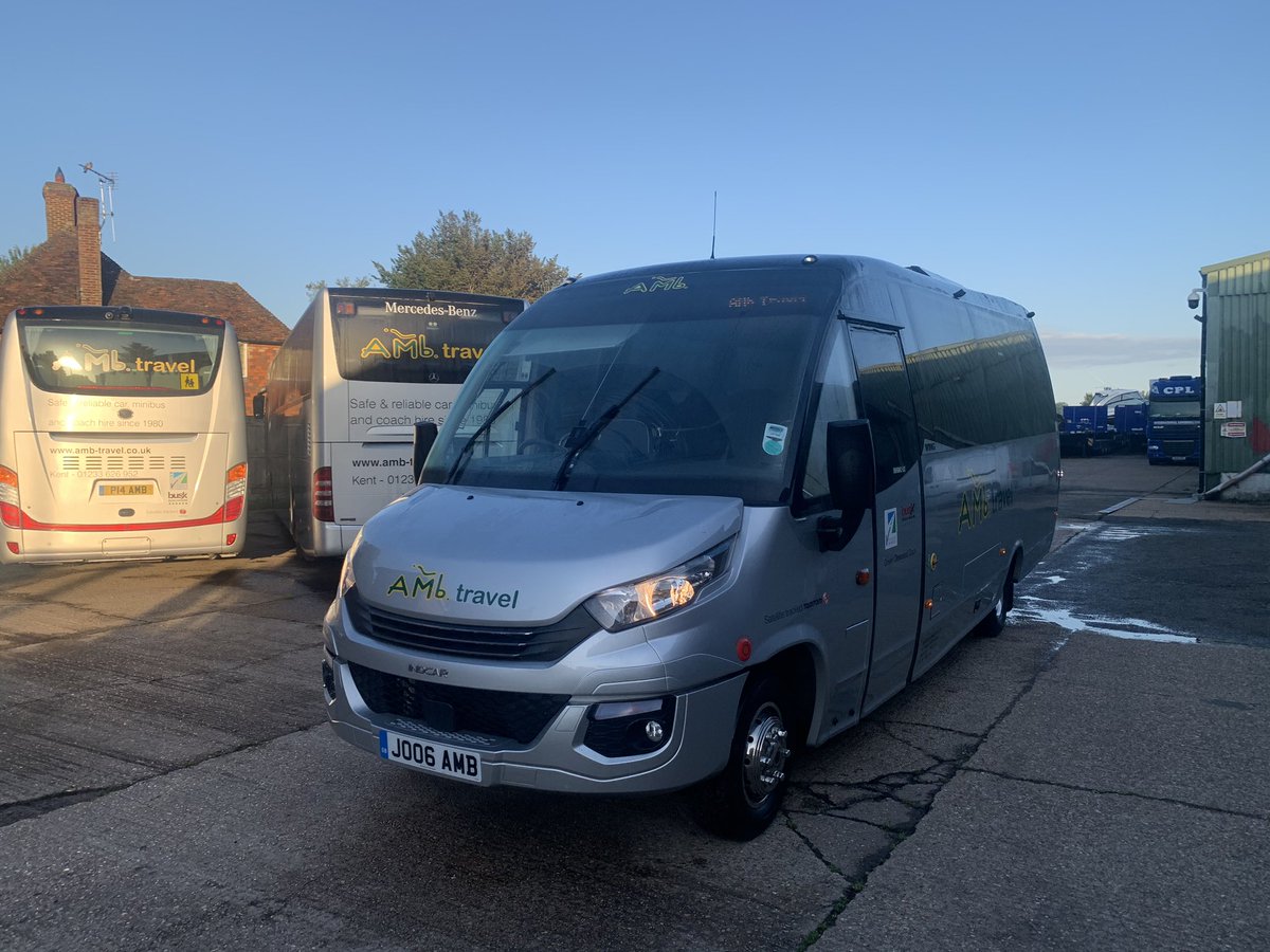 Early start for our midicoach leaving to attend #HonkForHopeUK in #London this morning #backbritainscoaches #CoachCrisis