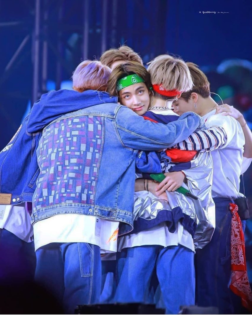 แทฮยอง: free Hug 😬

บังทัน: