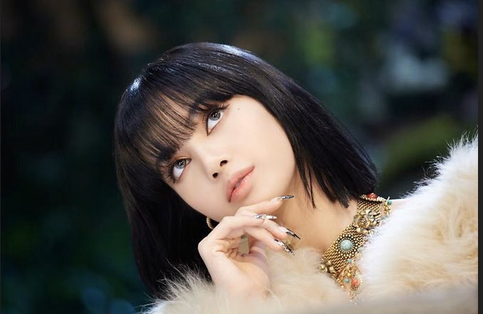 _fluffylisa's tweet photo. LISA SO PRETTYYY #LISA #리사 https://t.co/jBGPcZyK9g
