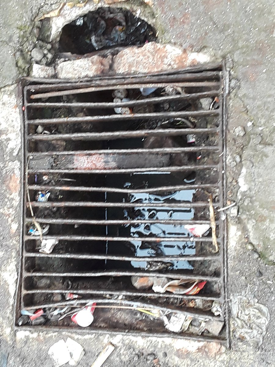 PayalReshamdala's tweet photo. Sir @PrashantNGaikwd @mybmcWardD strome water gutter line is very badly damage - broken and chock up send @mybmcSWD @mybmcSWM team on urgent basis out side prime  view khetwadi 8th lane m-4 @MCGM_BMC @mayor_mumbai @MySwachhMumbai give directions to concerns https://t.co/z4qz6BvHX3