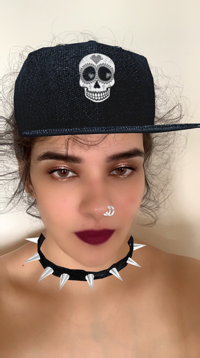 jyotimadnani's tweet photo. Look of the Day #streetstyle #punk #punklook #MondayVibes #vibranteyes #colorfullipstick #traditionalblackliner #monday #JMS https://t.co/VrVAVfHkiW