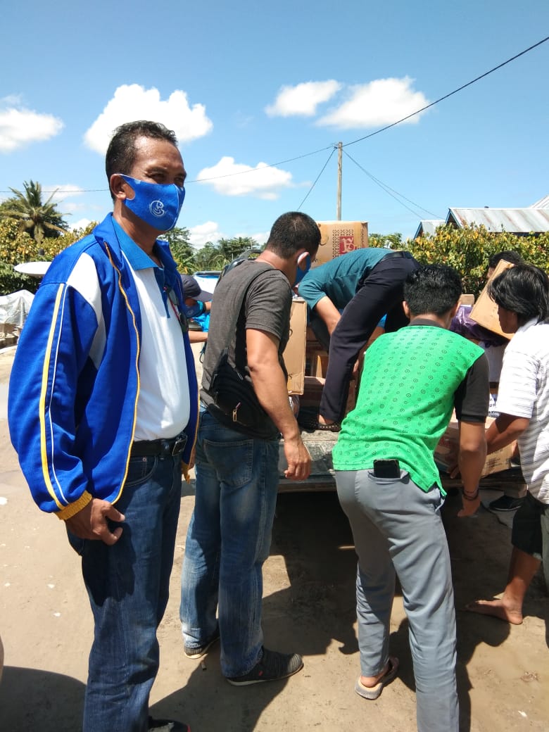 Supm_Bone's tweet photo. @Supm_Bone menyalurkan bantuan kepada korban banjir bandang #Masamba. Senin, 20 Juli 2020
Rombongan dipimpin langsung oleh Bpk @NurdinKasim001 

@brsdm_kp @sjariefwidjaja @Pusdik_KP @bsuprakto @rafi_ohorella @Oghisupm https://t.co/xKBbeCqyvn