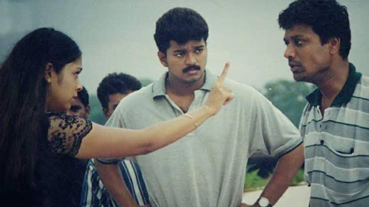 BahrainVMI's tweet photo. July 20th Tamil Cinema Best Director and Best Villain Of S J Surya Anna😍....Wish U Happy Birthday Anna🎂🎂🎂💐kushi - Tamil Movie | vijay S J Surya | Mass Scene
@iam_SJSuryah
#TamilCinema
#bahrainvmi https://t.co/GjpZITXCB8