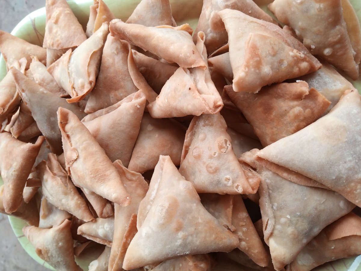 Good morning
Are you in Lafia?
You need some mouthwatering chops to entertain your visitors during Sallah?
Chops Haven got you covered 😉