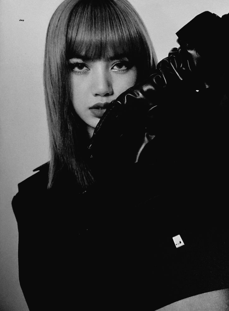 JENNIEHORMONES's tweet photo. GUNS &amp; ROSES 🥀

A JENLISA AU wherein three of the most great agents of NBI haunts down the leader of a big syndicate, La Familia, without knowing her name and what she looks like but everyone calls her, 𝑵𝒊𝒏𝒂𝒏𝒈 https://t.co/pRQH3WDsv3