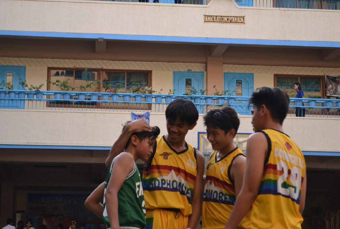 madcatsbb's tweet photo. Sportsmanship 💚💛🧡💙 https://t.co/hXVHC3EGEE