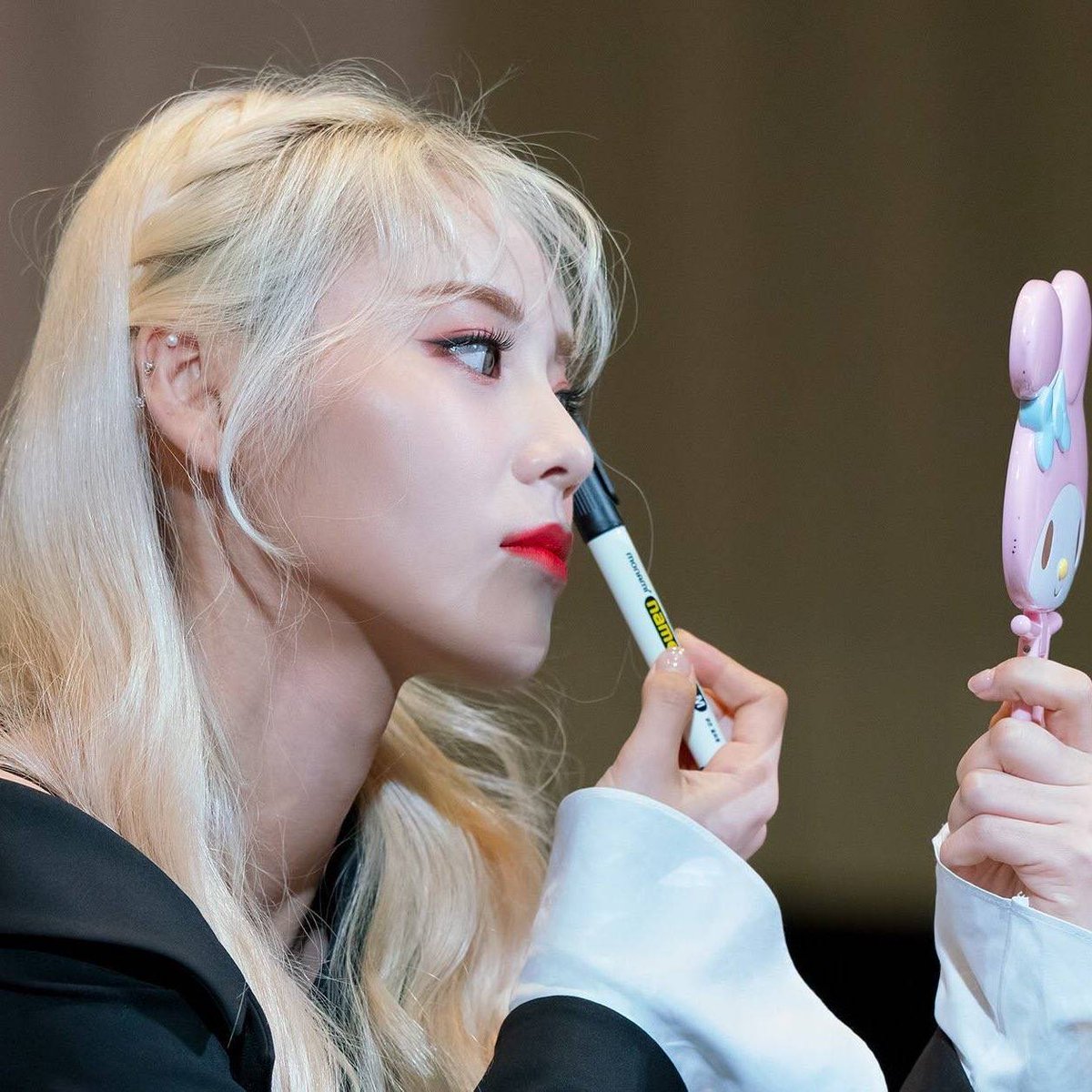 hourlyjinsoul's tweet photo. https://t.co/wUnb5H55FH