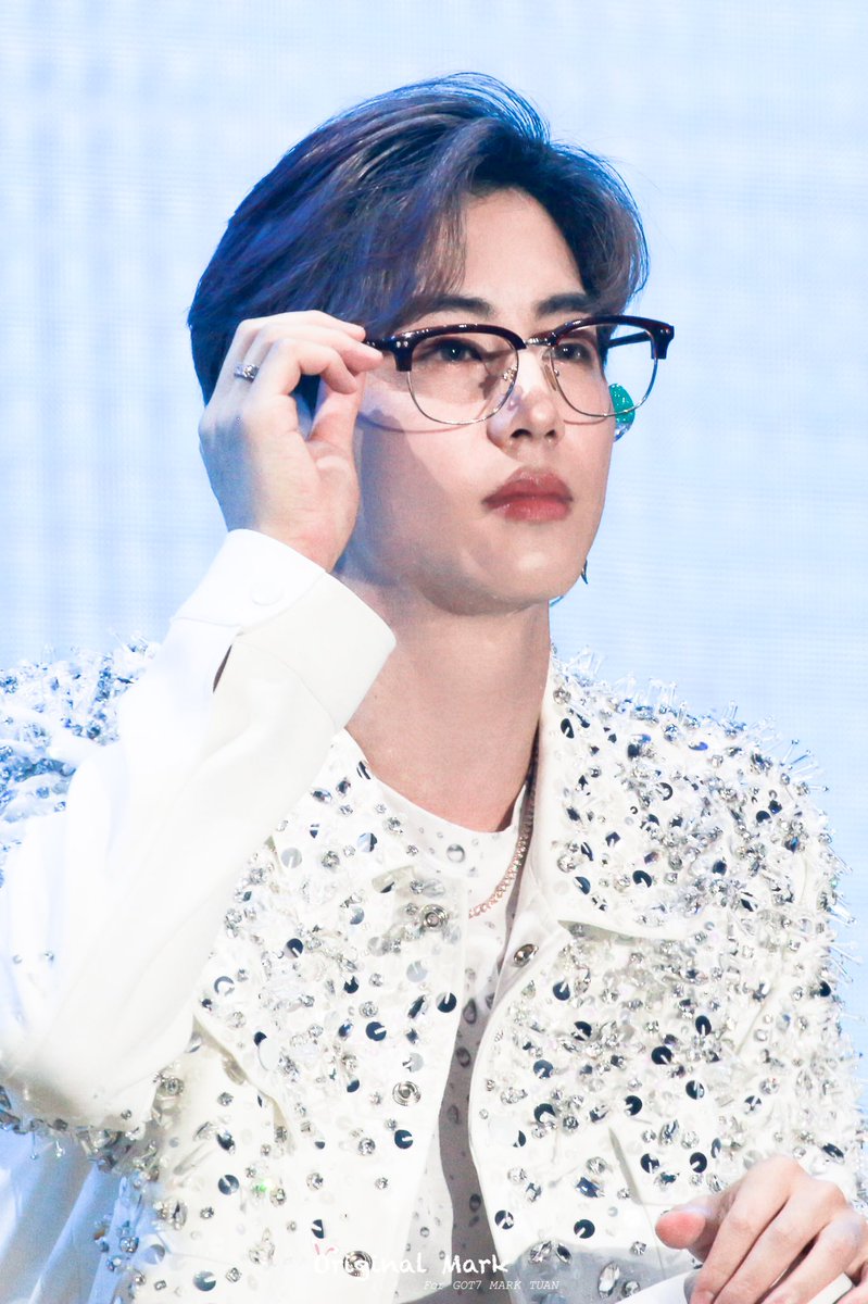 OriginalMark93's tweet photo. 190720 On Your Mark in Nanjing

It’s been a year since your first Fanmeeting.

#MARKTUAN #마크
#段宜恩
#GOT7 #갓세븐

HD 🤓 https://t.co/GQdFzY6tjG