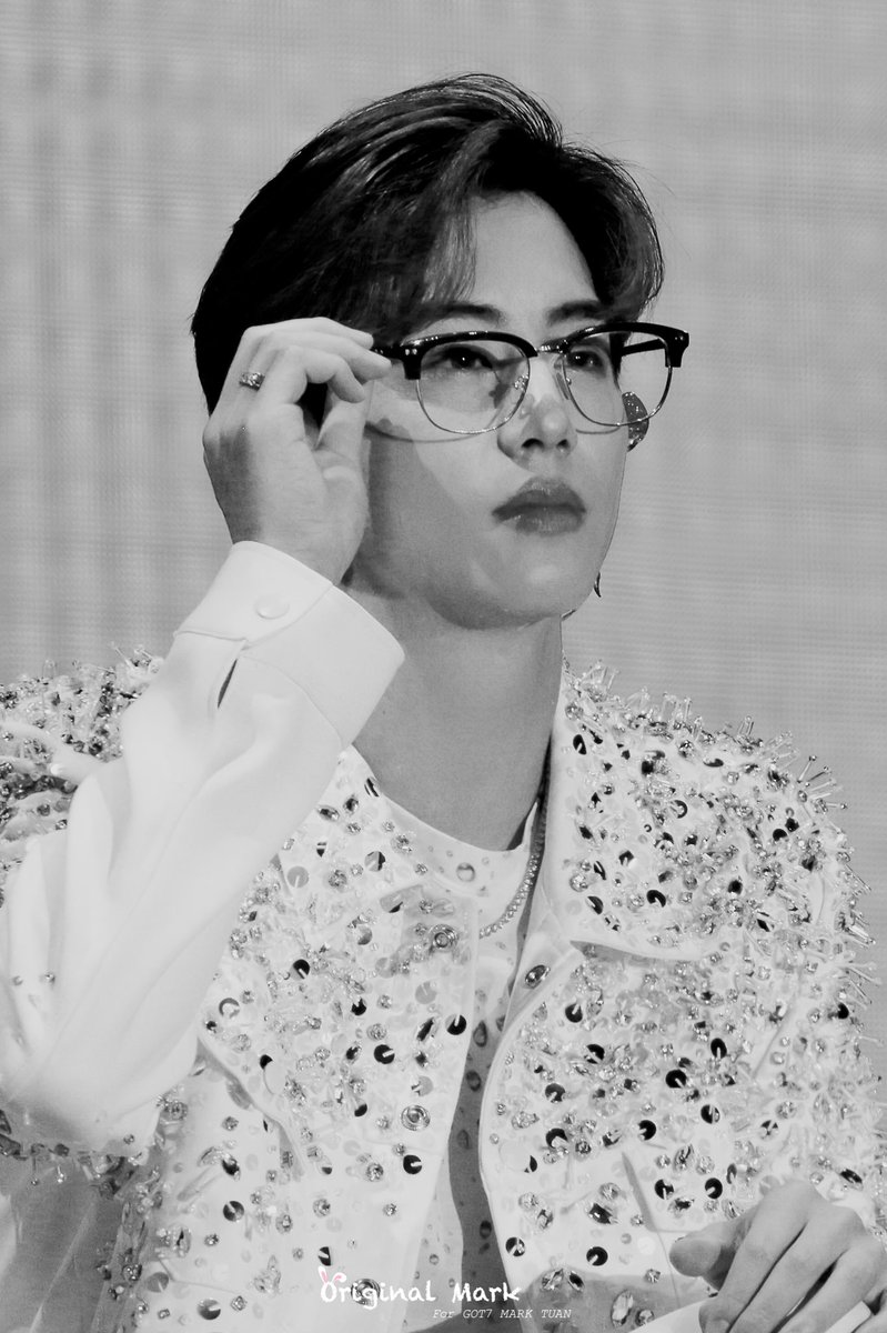 OriginalMark93's tweet photo. 190720 On Your Mark in Nanjing

It’s been a year since your first Fanmeeting.

#MARKTUAN #마크
#段宜恩
#GOT7 #갓세븐

HD 🤓 https://t.co/GQdFzY6tjG