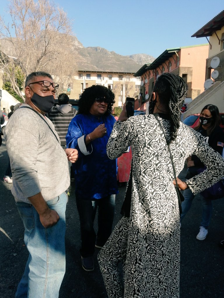 Merentia's tweet photo. @SoliPhilander doing his Thang :)
#SoliPhilander #SpringfieldMatters #MandelaDay2020 #67Minutes #MadibaDay Event in #CapeTown... https://t.co/apEOU5PZTg
