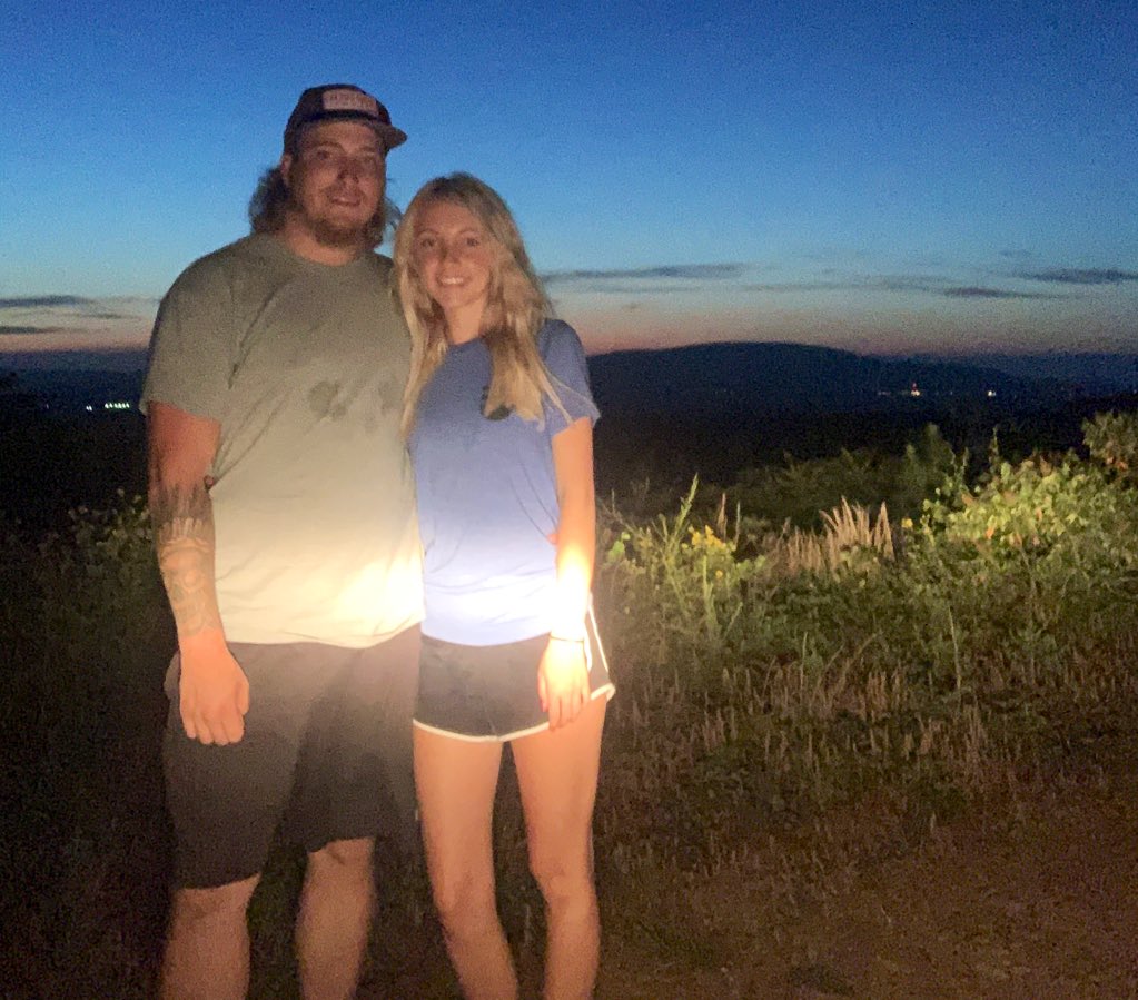 DerrekPayne10's tweet photo. She gets spoiled with trips to the mountain to watch the sunset all the time https://t.co/DGPkHUaRi8