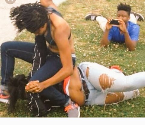 BasilioCC's tweet image. Dear ladies. Forget what u hear. There's NOTHING that makes a man kujiskia  soooo damn special, than "kupiganiwa na wanawake"..😂😂😂😂😂😊😊💪💪💪