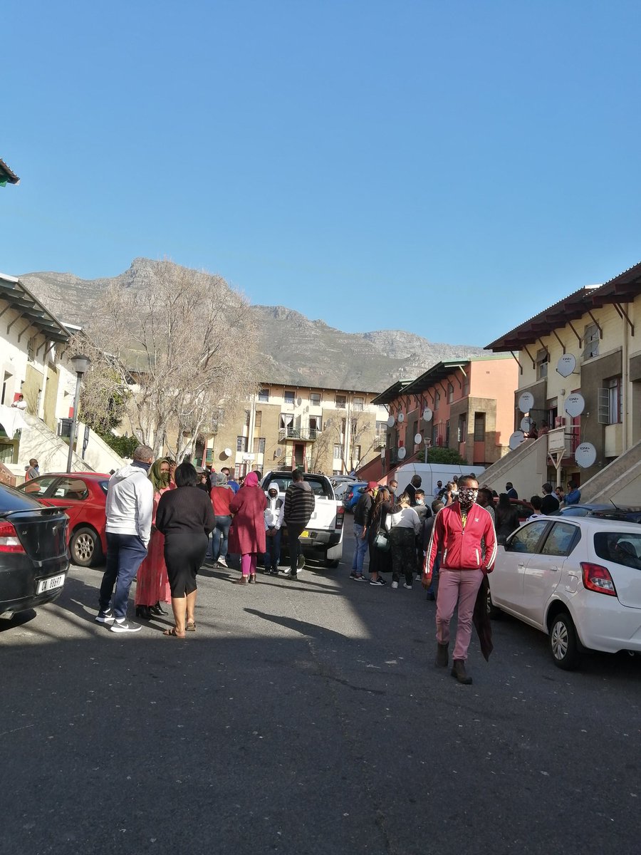 Merentia's tweet photo. And then @wafflesandmo @whatsupwithikie came to give back to the community...
#SoliPhilander's #SpringfieldMatters #MandelaDay2020 #67Minutes #MadibaDay Event in #CapeTown #18July2020 https://t.co/otudoKFPkd